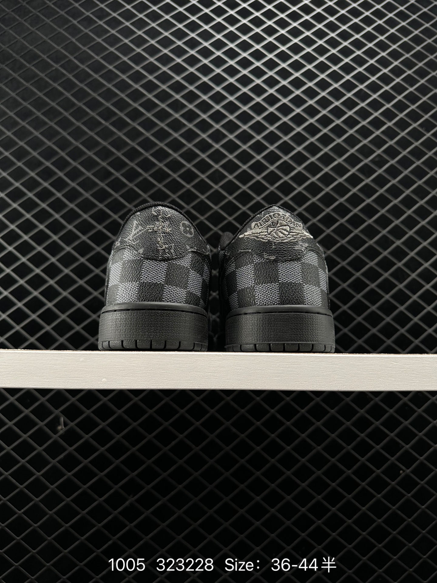 Air Jordan 1  LV  Low